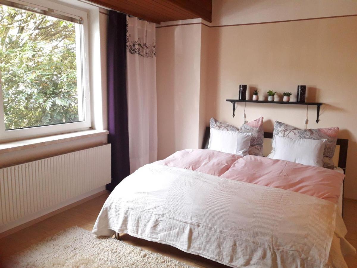 Traumapartment Poestlingberg, Reservierter Parkplatz, 4 Schlafzimmer Linz Bagian luar foto