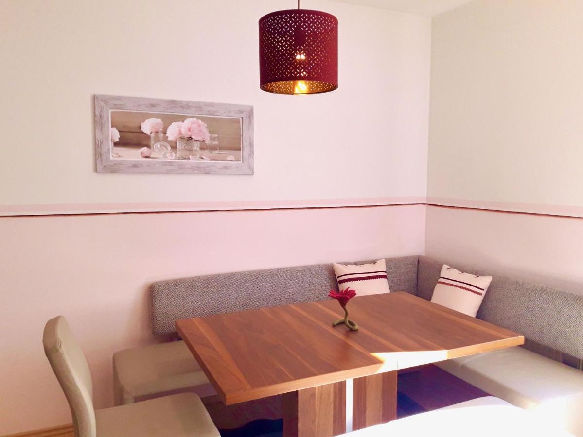 Traumapartment Poestlingberg, Reservierter Parkplatz, 4 Schlafzimmer Linz Bagian luar foto